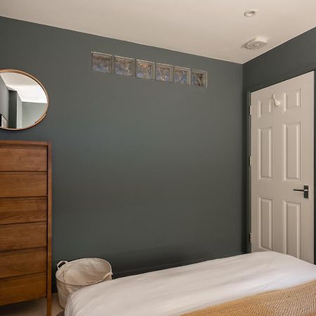 The Heart Of Shepherds Bush - Modern 2Bdr Apartment With Garden London Luaran gambar