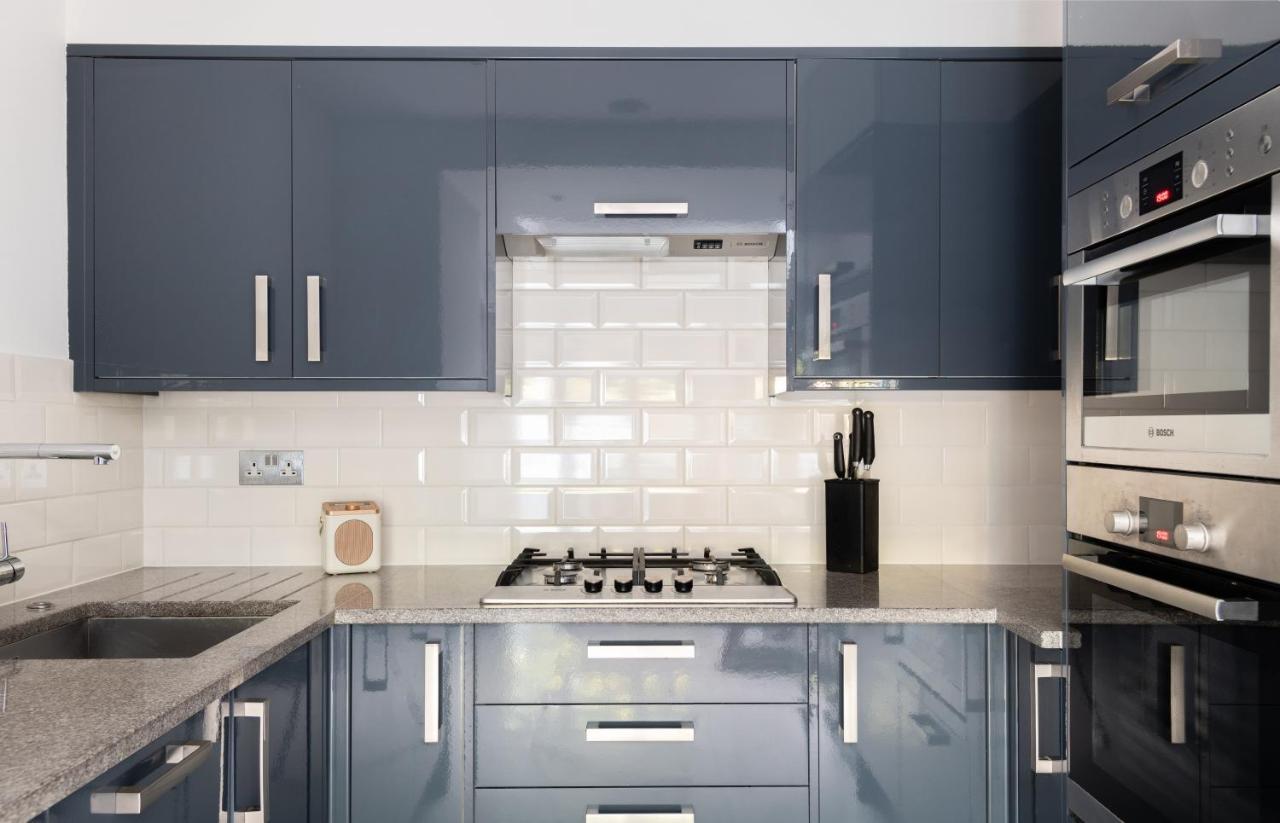 The Heart Of Shepherds Bush - Modern 2Bdr Apartment With Garden London Luaran gambar